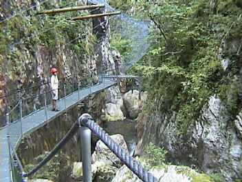 050705e.jpg